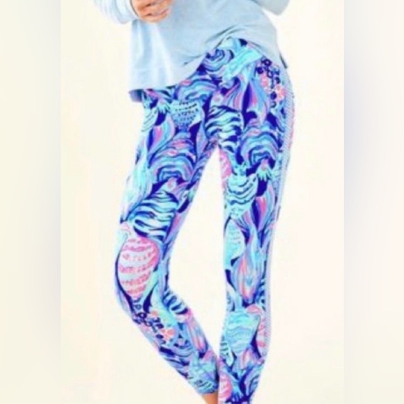 Lilly Pulitzer Women’s Medium Luxletic Tamara legging in Twilight Blue Scale Up - Picture 2 of 16